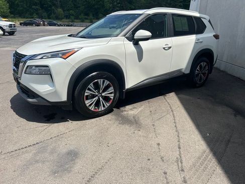 Used 2023 Nissan Rogue SV w/ SV Premium B Package AWD/4WD image 2