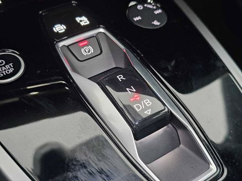 Used 2024 Audi Q4 e-tron Premium Plus w/ Premium Plus image 31