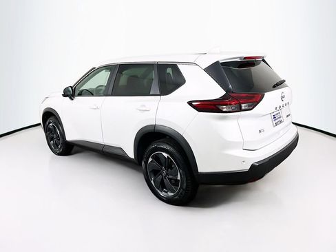 Used 2024 Nissan Rogue SV image 5