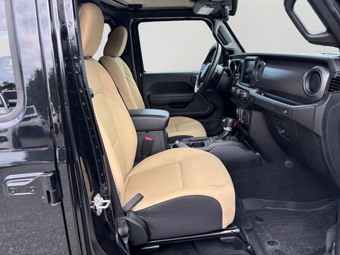 Used 2023 Jeep Wrangler Unlimited Sport AWD/4WD image 12