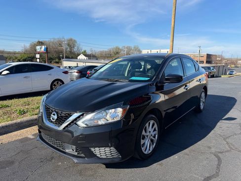 Used 2019 Nissan Sentra SV image 3