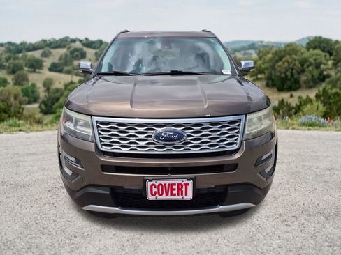 Used 2016 Ford Explorer Platinum AWD/4WD image 2