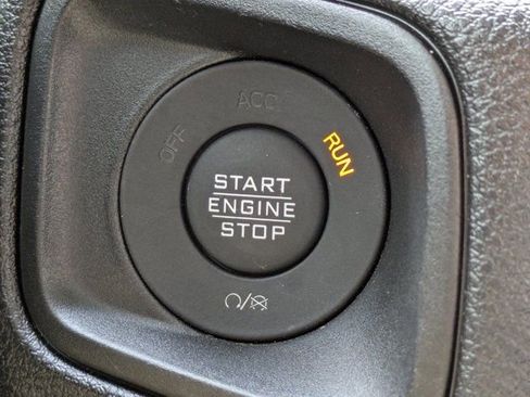Used 2024 Jeep Gladiator Sport AWD/4WD image 30