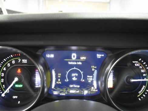 Used 2022 Jeep Wrangler Unlimited Sahara w/ Cold Weather Group image 33