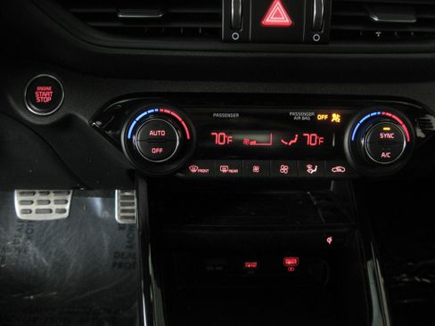 Used 2022 Kia Forte GT-Line w/ GT-Line Premium Package image 14