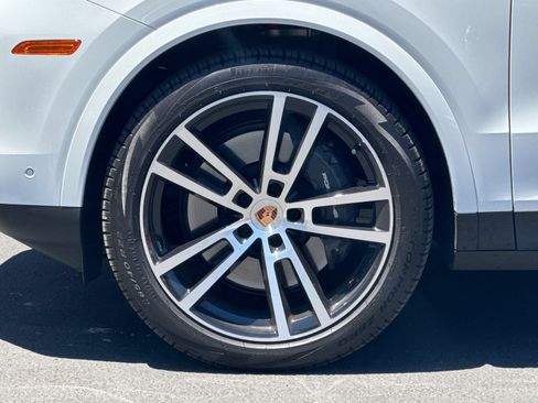 Certified 2026 Porsche Cayenne Coupe AWD/4WD image 28