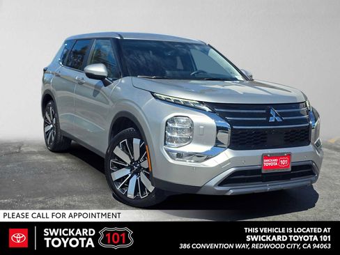 Used 2025 Mitsubishi Outlander SE AWD/4WD image 1