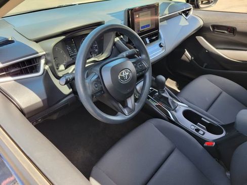 Used 2023 Toyota Corolla LE FWD image 5