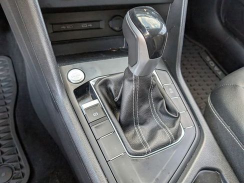 Used 2022 Volkswagen Taos SE image 21