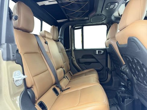 Used 2020 Jeep Gladiator Rubicon AWD/4WD image 17