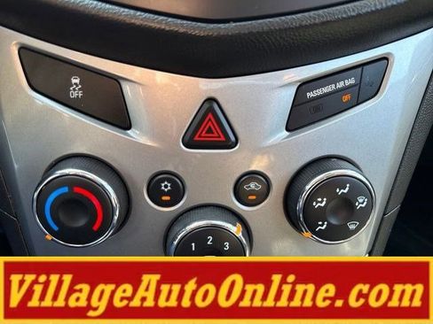 Used 2016 Chevrolet Trax LT w/ LT Convenience Package FWD image 29