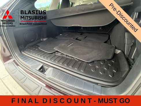 Used 2023 Subaru Outback Touring XT AWD/4WD image 13