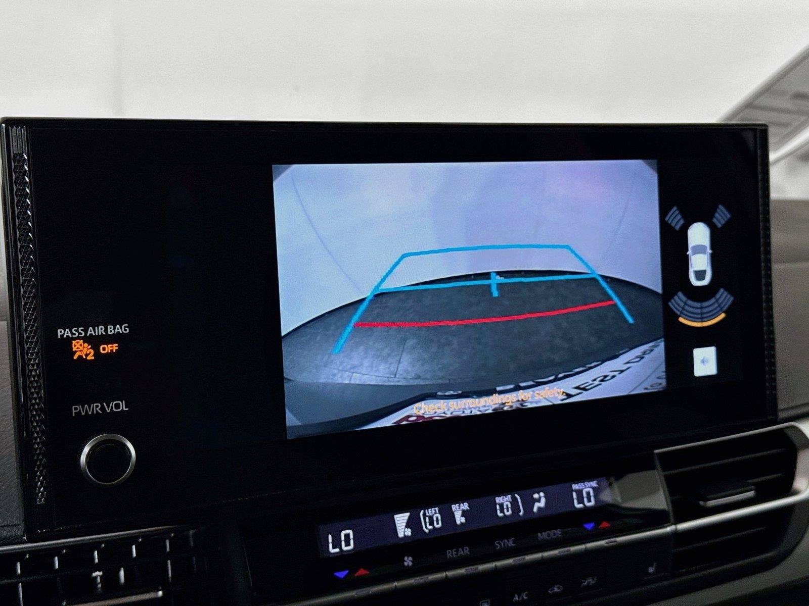 Certified 2025 Toyota Sienna XLE FWD image 26
