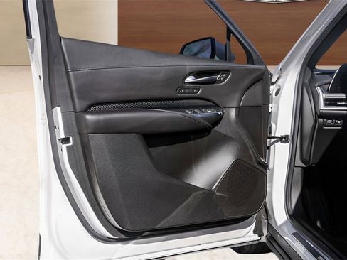 Certified 2024 Cadillac XT4 Sport image 23