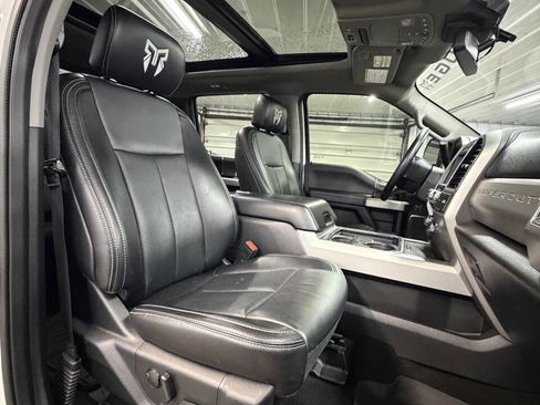 Used 2021 Ford F250 Lariat image 18