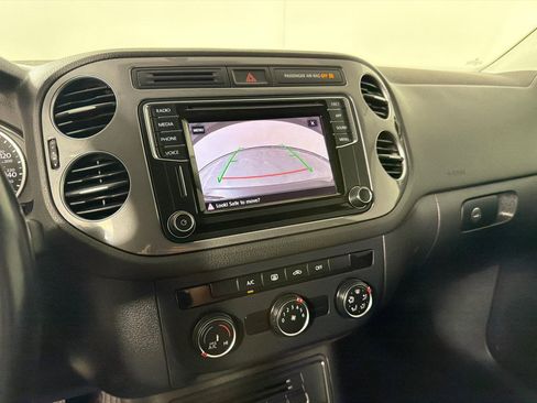 Used 2017 Volkswagen Tiguan S FWD image 16