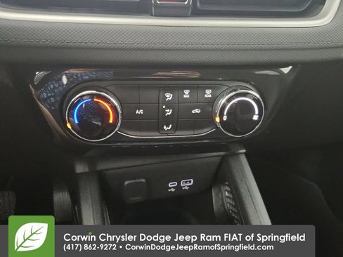 Used 2025 Chevrolet TrailBlazer LT AWD/4WD image 25