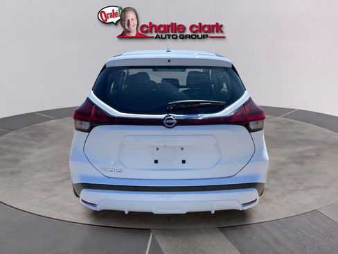 Used 2023 Nissan Kicks S FWD image 5