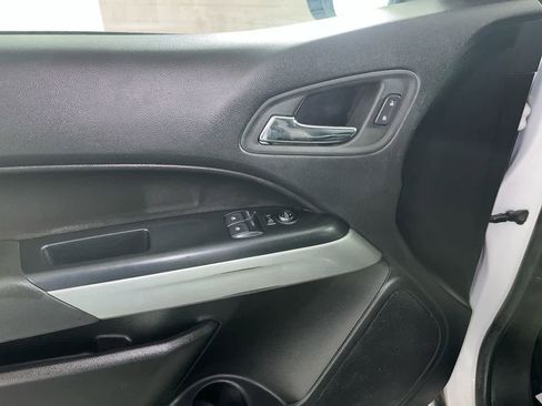 Used 2022 Chevrolet Colorado LT w/ Fleet Safety Package image 13