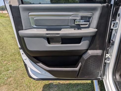 Used 2018 RAM 2500 SLT RWD image 26