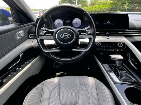 Used 2024 Hyundai Elantra Limited FWD image 5