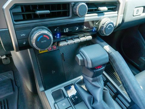Used 2026 Toyota 4Runner Limited AWD/4WD image 18