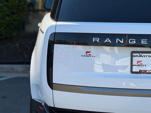 Used 2023 Land Rover Range Rover SE image 15