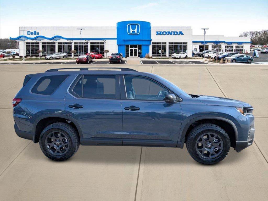 New 2026 Honda Pilot TrailSport image 2