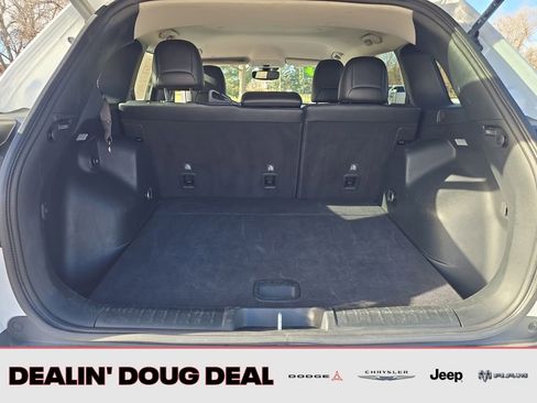 Used 2023 Jeep Cherokee Altitude Lux image 23