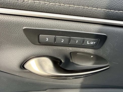 Used 2025 Lexus ES 350 w/ Premium Package FWD image 23
