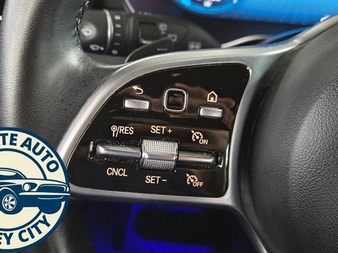 Used 2022 Mercedes-Benz GLC 300 4MATIC image 12