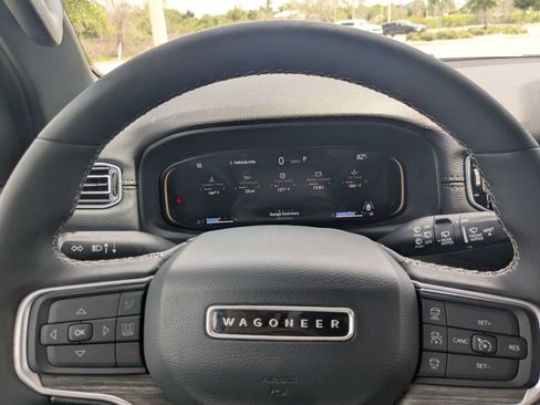 Used 2024 Jeep Wagoneer Series II AWD/4WD image 40
