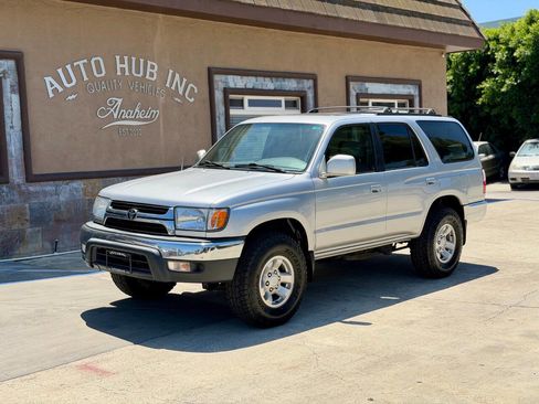 Used 2002 Toyota 4Runner SR5 RWD image 1