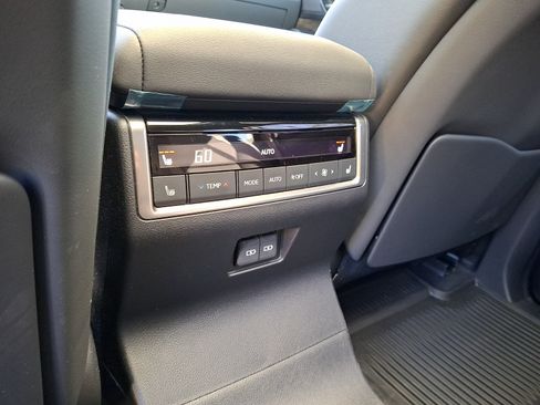 Certified 2024 Lexus GX 550 w/ Accessory Package (Z1) AWD/4WD image 12