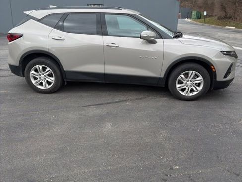 Used 2021 Chevrolet Blazer LT image 2