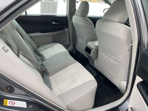 Used 2014 Toyota Camry LE image 32