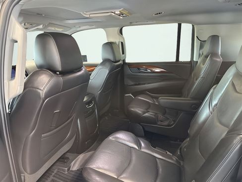 Used 2019 Cadillac Escalade ESV Premium Luxury AWD/4WD image 18