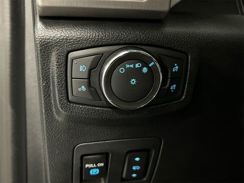 Used 2020 Ford F150 Platinum w/ Equipment Group 701A Luxury image 23