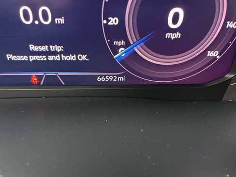 Certified 2020 Volkswagen Atlas Cross Sport SEL image 27