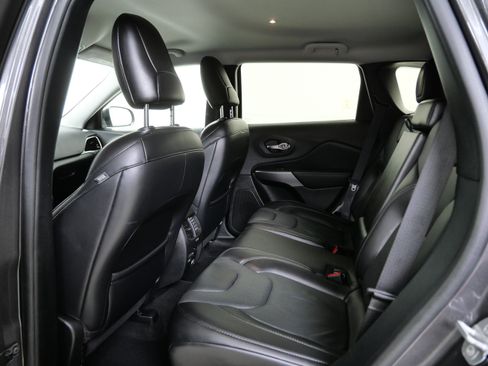Used 2019 Jeep Cherokee Limited AWD/4WD image 15