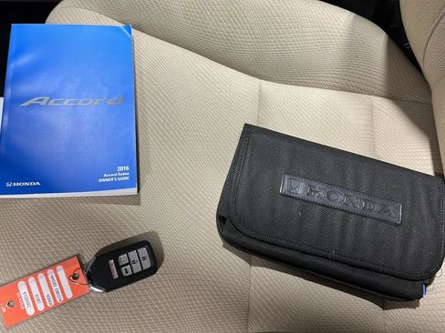 Used 2016 Honda Accord EX image 29