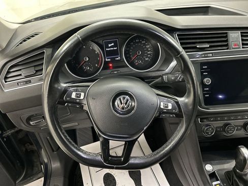 Used 2019 Volkswagen Tiguan SE w/ Panoramic Sunroof Package image 4