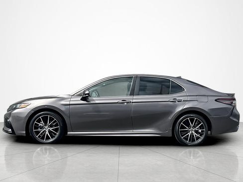 Used 2023 Toyota Camry SE w/ Convenience Package FWD image 2