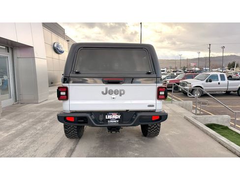 Used 2020 Jeep Gladiator Overland image 6
