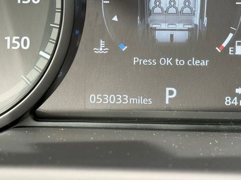 Used 2018 Land Rover Discovery Sport HSE AWD/4WD image 29