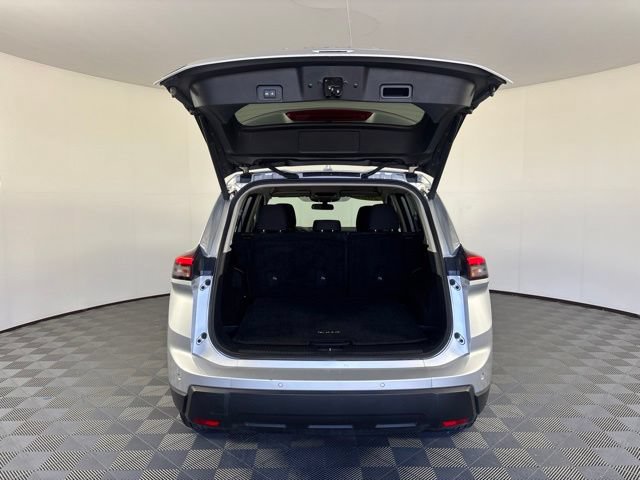 Used 2025 Nissan Rogue SV FWD image 25