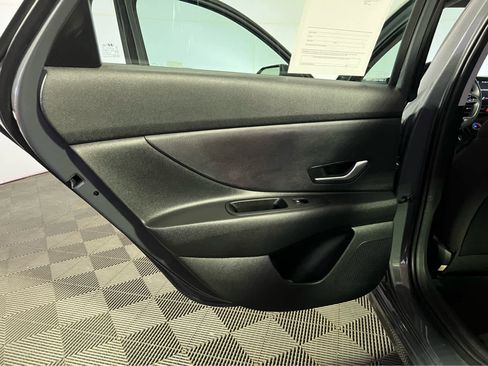 Used 2024 Hyundai Elantra SE FWD image 24