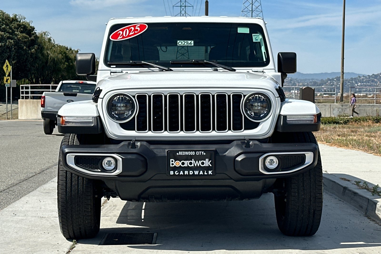 Used 2025 Jeep Wrangler Unlimited Sahara AWD/4WD image 9