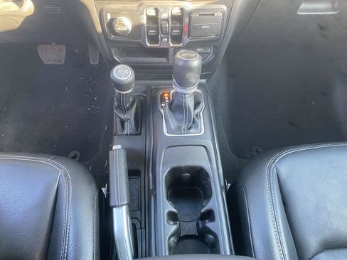 Used 2023 Jeep Wrangler Sahara image 22