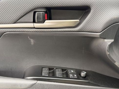 Used 2025 Toyota Camry SE image 23